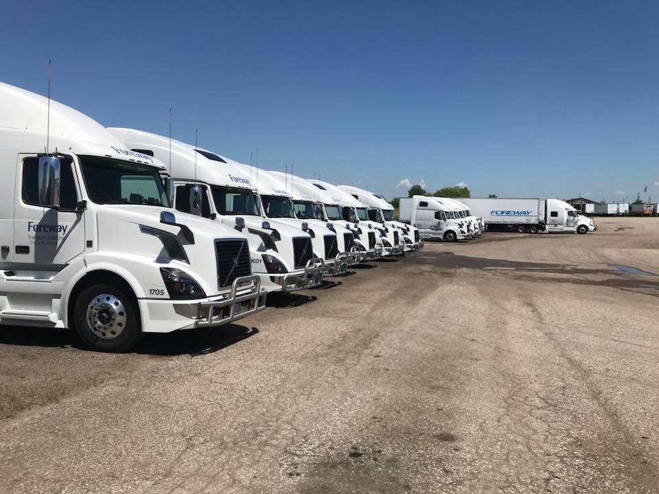 mobile truck washing service in grand rapids mi cleans fleet of trucks